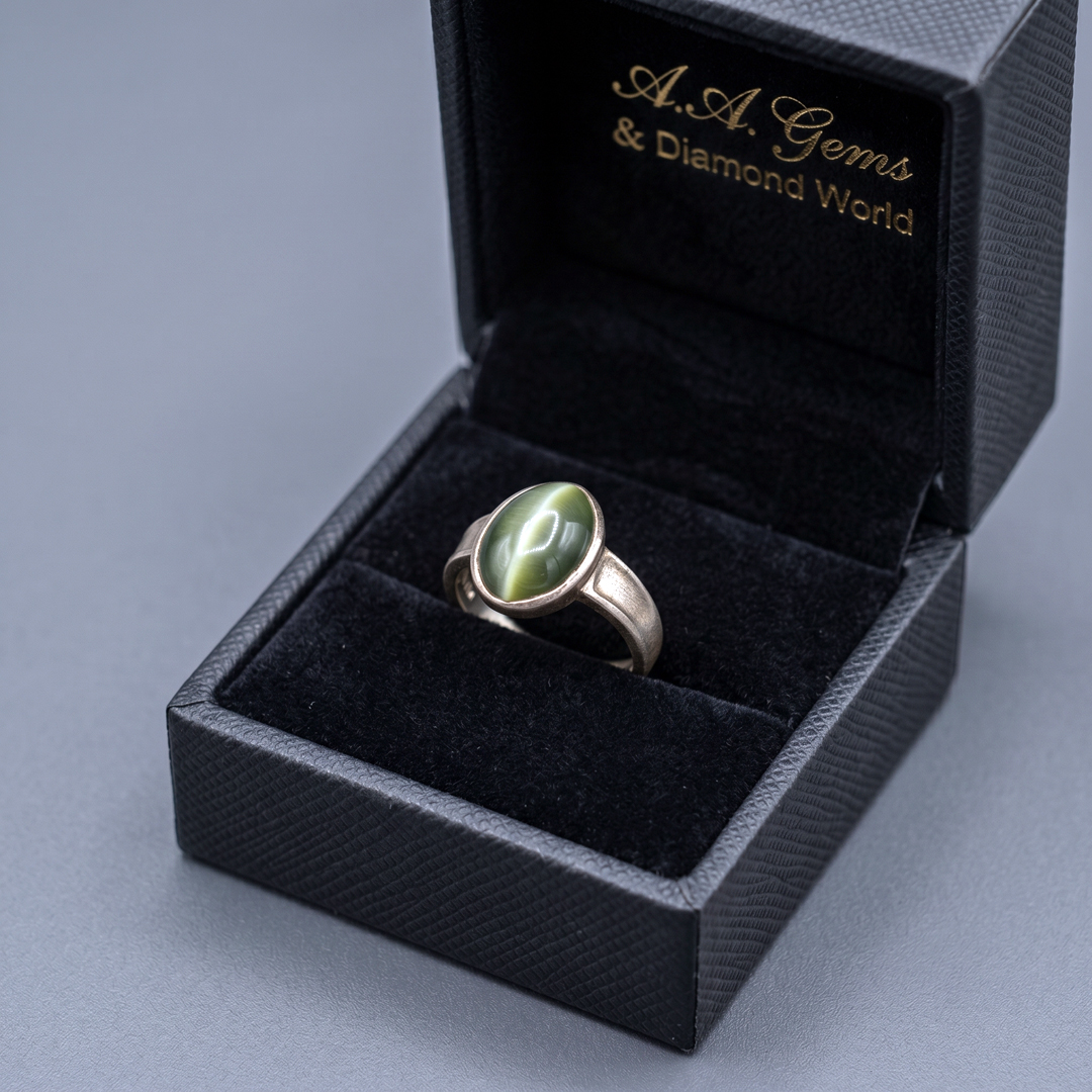 Sriloncan green cats eye শ্রীলংকান গ্রিন ক্যাটস আই - Image 1